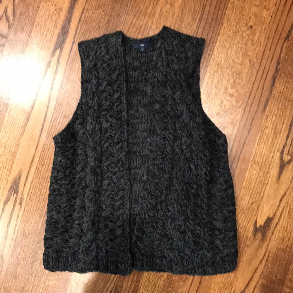 Gap knit vest